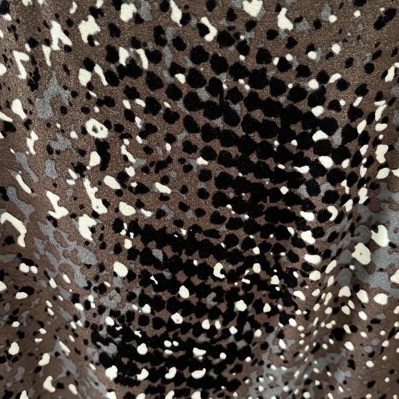 Cabi Long Sleeve Brown & Black Abstract Print Belted Mock Wrap Dress Siz…‎ - Picture 7 of 7